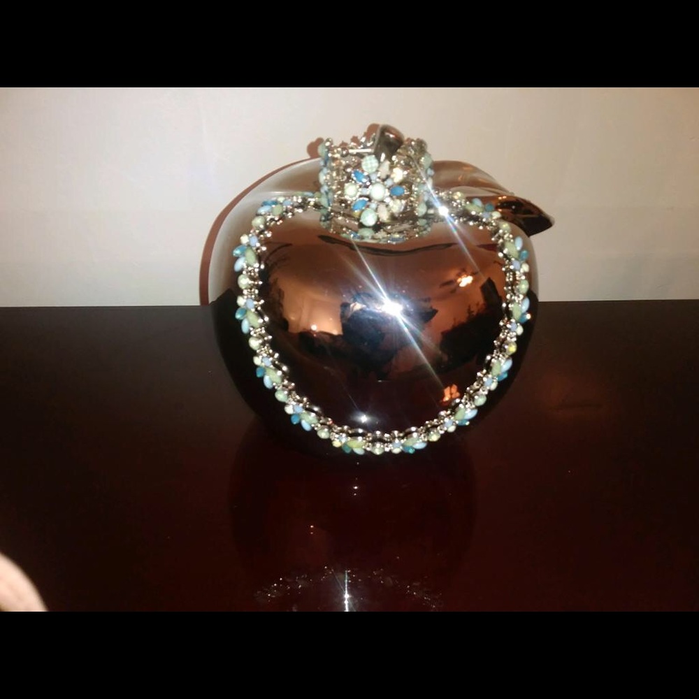 Necklace and bracelet